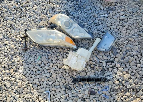 2015 Toyota Sienna Le z USA, uszkodzony, nr VIN 5TDKK3DC0FS557005